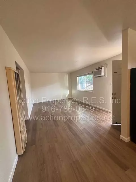 1006 Circuit Dr, Roseville, CA 95678