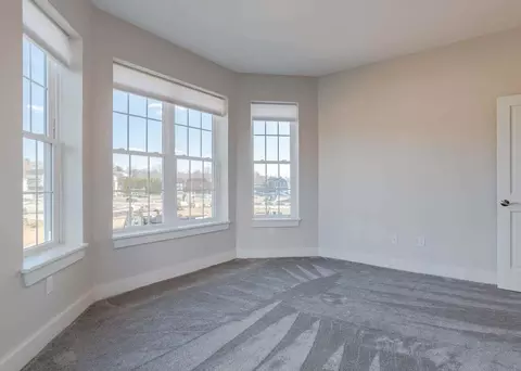 18 Sullivan St, Berwick, ME 03901