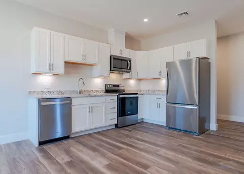 18 Sullivan St, Berwick, ME 03901