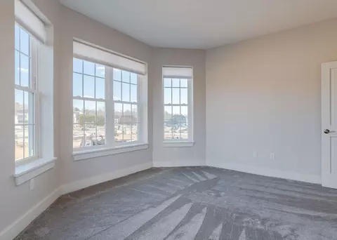 18 Sullivan St, Berwick, ME 03901