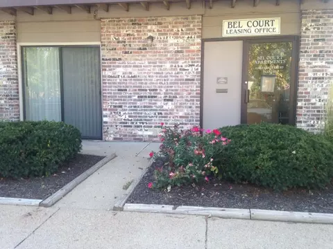 2306 Village Ct, Omaha, NE 68144
