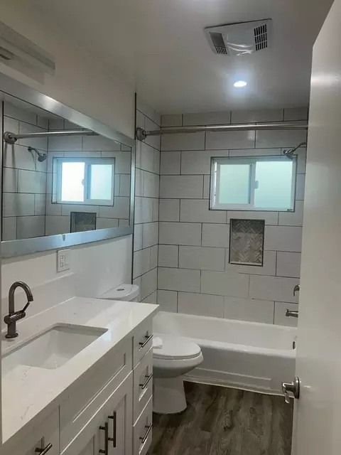 1060 S Sherbourne Dr, Los Angeles, CA 90035