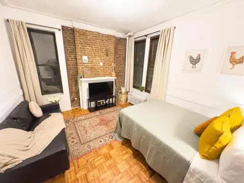E 89th St, New York, NY 10128