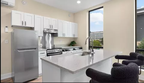 90 Wealthy St SE, Grand Rapids, MI 49503