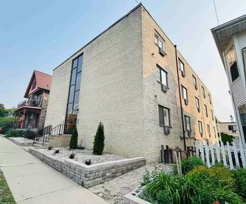 121 S Hancock St, Madison, WI 53703