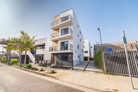 13461 Beach Ave, Marina Del Rey, CA 90292