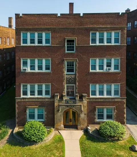 12479 Cedar Rd, Cleveland Heights, OH 44106