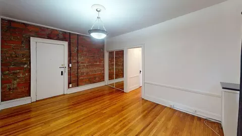 12479 Cedar Rd, Cleveland Heights, OH 44106