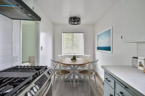 8514 Sherwood Dr, West Hollywood, CA 90069