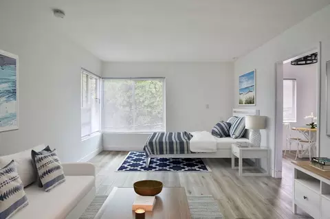 8514 Sherwood Dr, West Hollywood, CA 90069