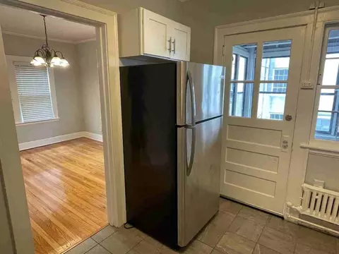 Farmington Ave, West Hartford, CT 06119