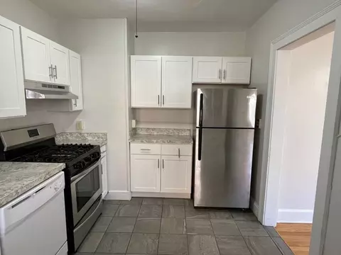 Farmington Ave, West Hartford, CT 06119