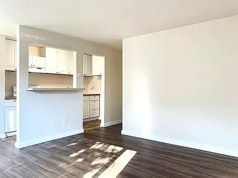 12536 Greenwood Ave N, Seattle, WA 98133
