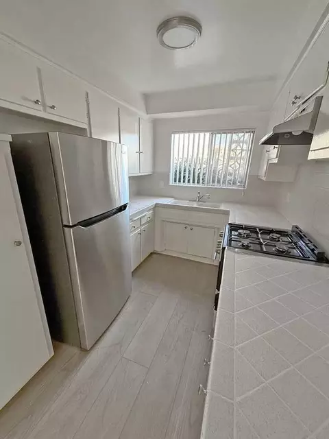 3620 W 139th St, Hawthorne, CA 90250