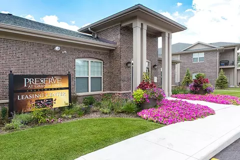 1302 Eisenhower Ave, Valparaiso, IN 46383
