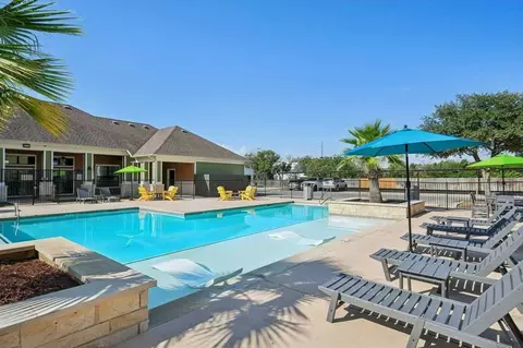 1400 E Walnut St, Seguin, TX 78155 photo 6