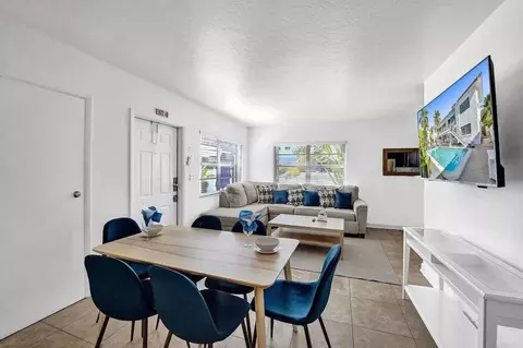 335 Desoto St, Hollywood, FL 33019