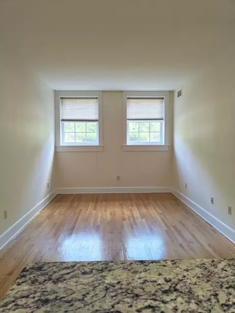 122 Park St, Bristol, CT 06010