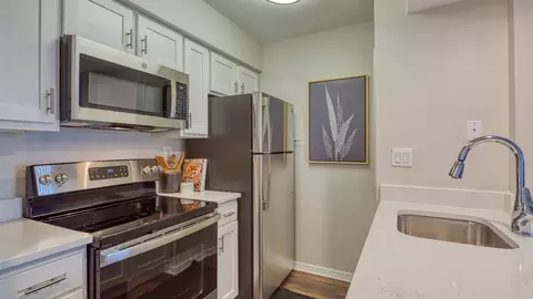 3408 Hampton Hollow Dr, Fairland, MD 20904 photo 2