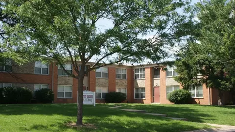 1600 Page Industrial Blvd, Saint Louis, MO 63132