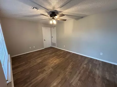 3401 SW Landau Ct, Bentonville, AR 72712