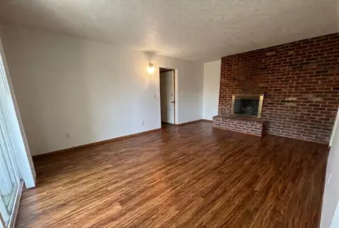 6400 SE Division St, Portland, OR 97206