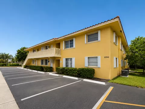 890 NW 39th St, Oakland Park, FL 33309