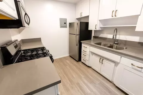 8375 Fountain Ave, West Hollywood, CA 90069