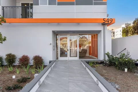 549 N Heliotrope Dr, Los Angeles, CA 90004
