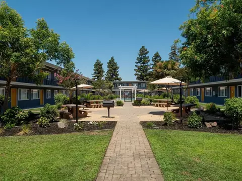 320 Harris Rd, Hayward, CA 94544