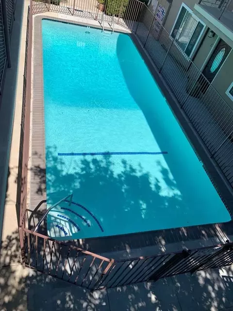 110 N Lima St, Sierra Madre, CA 91024