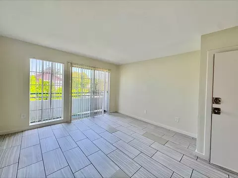 6943 Haskell Ave, Van Nuys, CA 91406 photo 3