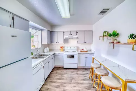5353 S Jones Blvd, Las Vegas, NV 89118