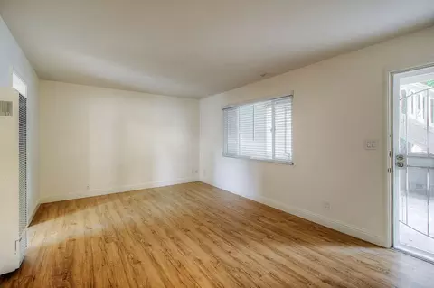901 Link Ln, Santa Rosa, CA 95401