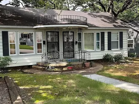 2005 S S St, Fort Smith, AR 72901