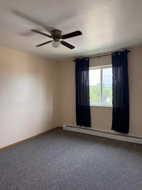 1105 S Prospect Dr, Toledo, IA 52342