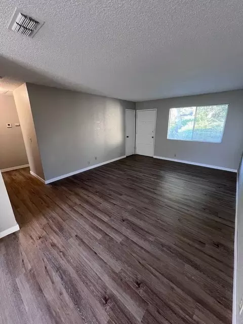 5576 Mountain View Dr, Redding, CA 96003