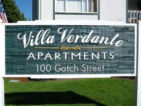 100 Gatch St, Woodburn, OR 97071