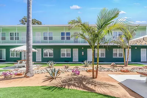 1216 E 3rd St, Long Beach, CA 90802