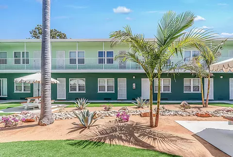 1216 E 3rd St, Long Beach, CA 90802