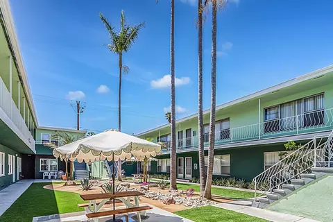 1216 E 3rd St, Long Beach, CA 90802 photo 8