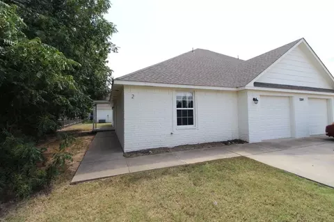 1304 Commerce Dr, Norman, OK 73071