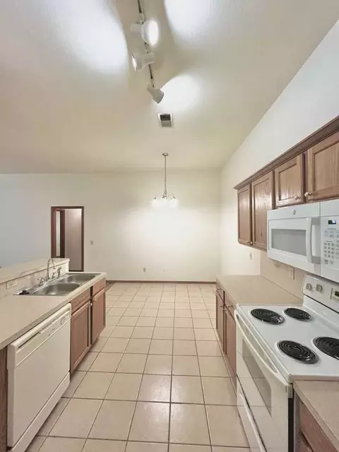 1304 Commerce Dr, Norman, OK 73071 photo 7