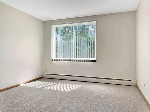 3898 Valley View Dr S, Eagan, MN 55122 photo 10