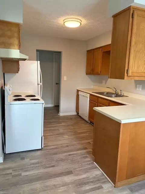 2956 Auburn Rd, Huntington, WV 25704