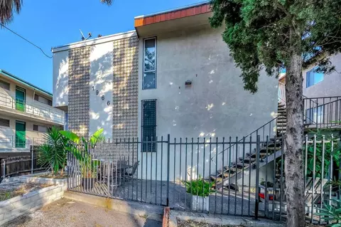 1966 N Beachwood Dr, Los Angeles, CA 90068