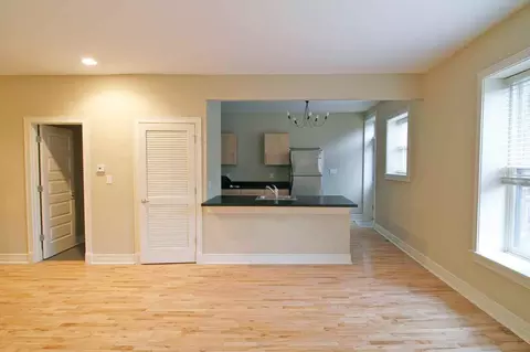 4065 W Pine Blvd, Saint Louis, MO 63108