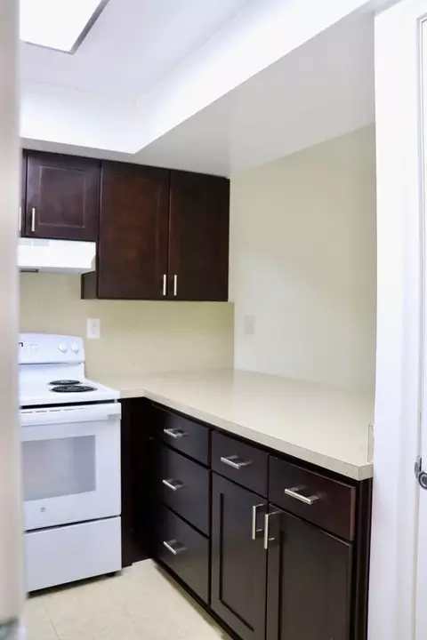 482 SW 9th St, Boca Raton, FL 33432