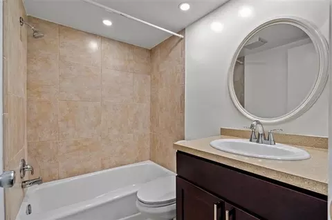 482 SW 9th St, Boca Raton, FL 33432