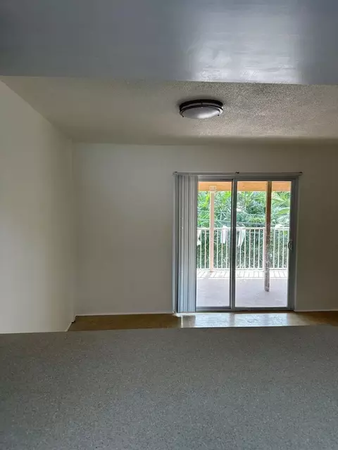 482 SW 9th St, Boca Raton, FL 33432